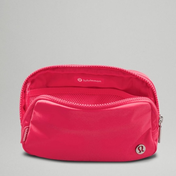 NWT Lululemon Everywhere Belt Bag 1L in Glaze Pink - Picture 5 of 9